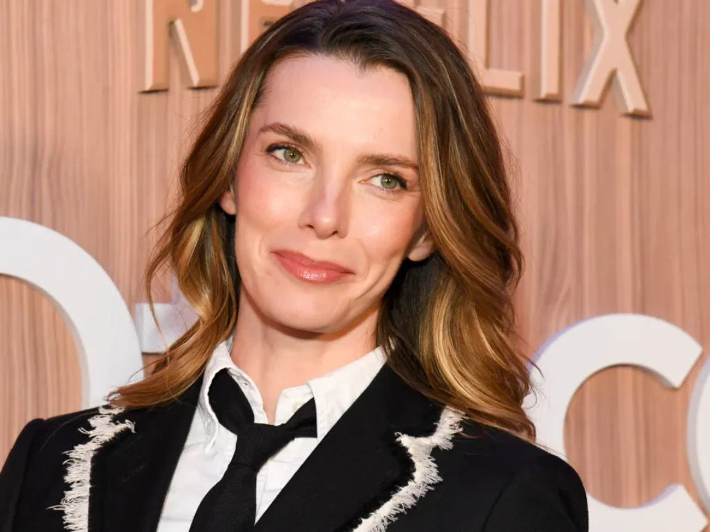 Betty Gilpin: Movies, TV Shows, Net Worth, Husband & Full Bio