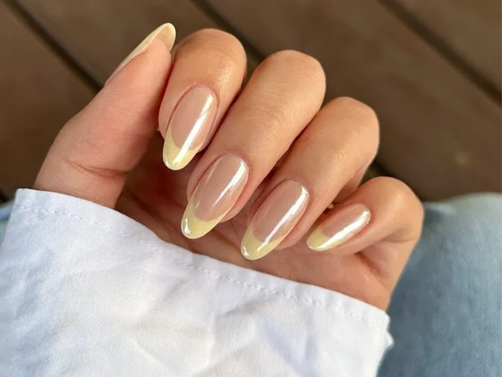 butter-yellow-and-sunshine-cream-andipew-1