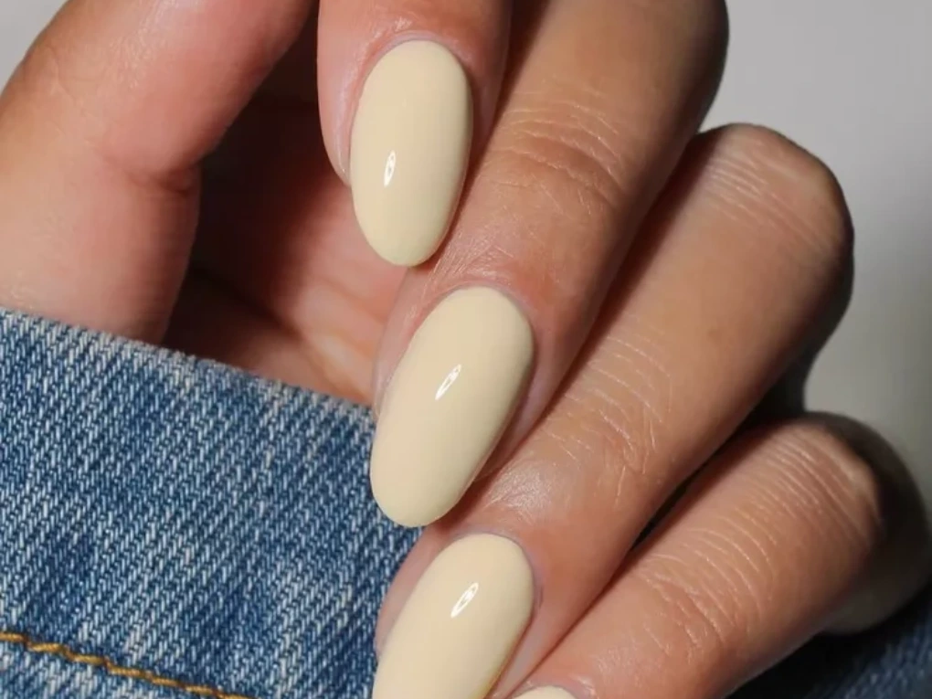 butter-yellow-and-sunshine-cream-andipew-1
