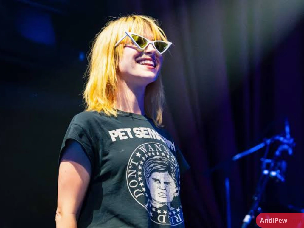 The Ultimate Guide to Hayley Williams: Paramore Frontwoman, Solo Artistry, and Cultural Icon