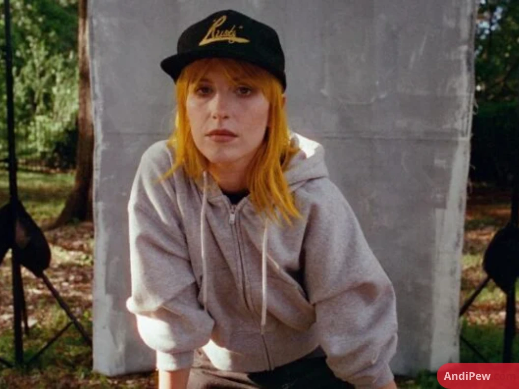The Ultimate Guide to Hayley Williams: Paramore Frontwoman, Solo Artistry, and Cultural Icon